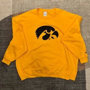 Champion - Iowa Hawkeyes Gold Crewneck with Black Logo - 2XL